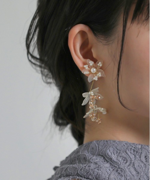 Kana（カナ）の「フラワーモチーフ ゴージャス 結婚式 お呼ばれ ピアス