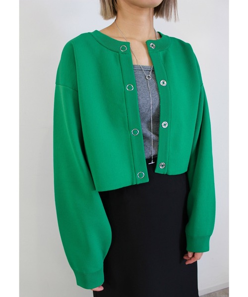 MLI'A（エムリア）の「スナップボタンニットカーディガン（カーディガン/ボレロ・レディース・グリーン/アイボリー/イエロー/レッド/ライトグリーン/サックスブルー/ピンク/ブラック・M）」の4枚目の写真