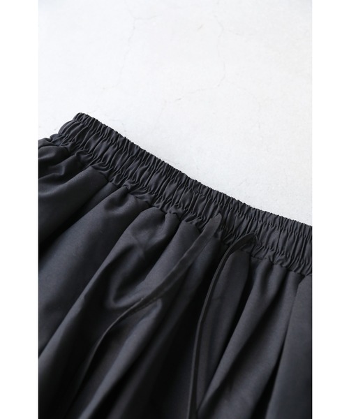 cawaii(カワイイ)の「(黒)ふっくらポワンシルエットのバルーンロングスカート フォーマル(スカート・レディース・ブラック・FREE)」の8枚目の写真