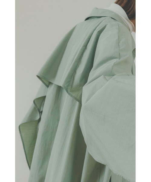 CLANE（クラネ）の「BACK FRILL SINGLE  COAT（トレンチコート・レディース・ミント/アイボリー・2/1）」の9枚目の写真