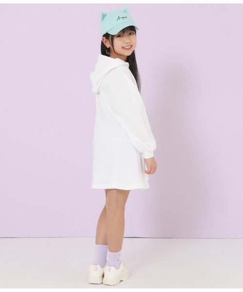 ANAP kids(アナップキッズ)の「ミニ裏毛フレアワンピース(ワンピース・キッズ・ラベンダー/オフホワイト/サックスブルー・110cm/120cm/130cm)」の15枚目の写真
