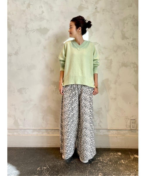 BEARDSLEY（ビアズリー）の「Vネックニット（ニット/セーター・レディース・ピンク/グリーン・FREE）」の13枚目の写真