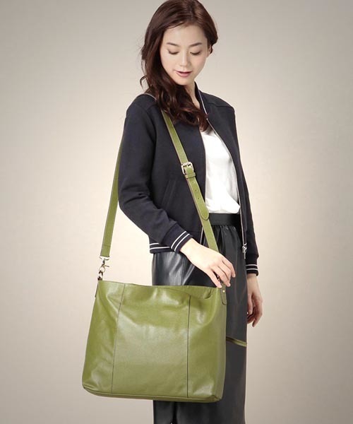 ROSE BUD COUPLES (ローズ バッド カップルズ)の「R-1945 FRONT ZIP PKT LARGE SQUARE BAG(ショルダーバッグ・レディース・ブラック/オレンジ/グリーン・ONE SIZE)」の14枚目の写真