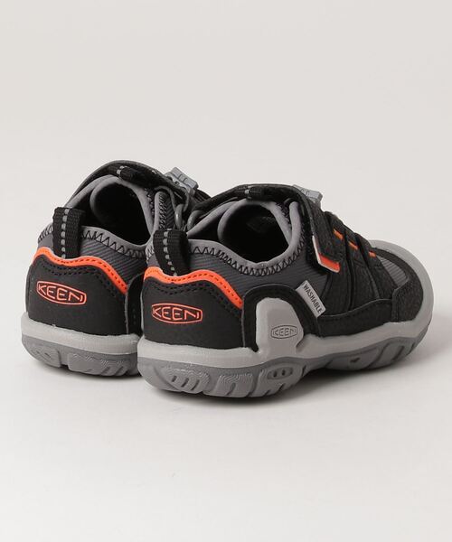 KEEN（キーン）の「KNOTCH HOLLOW / ノッチ ホロー / キッズ スニーカー（スニーカー・キッズ・ブラック・16cm/18.5cm/17cm/15cm/18cm/19.5cm）」の3枚目の写真