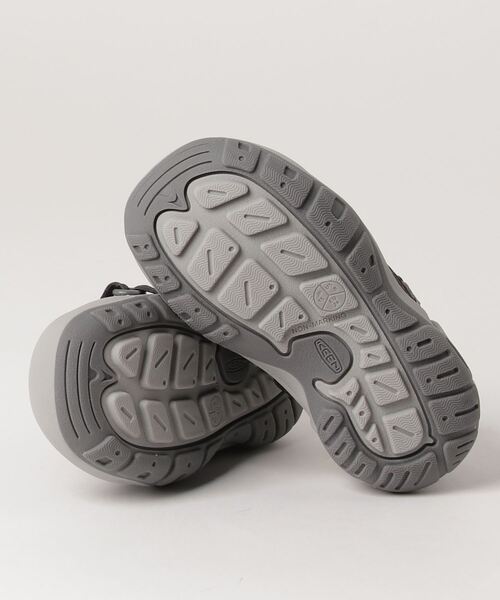KEEN（キーン）の「KNOTCH HOLLOW / ノッチ ホロー / キッズ スニーカー（スニーカー・キッズ・ブラック・16cm/18.5cm/17cm/15cm/18cm/19.5cm）」の2枚目の写真