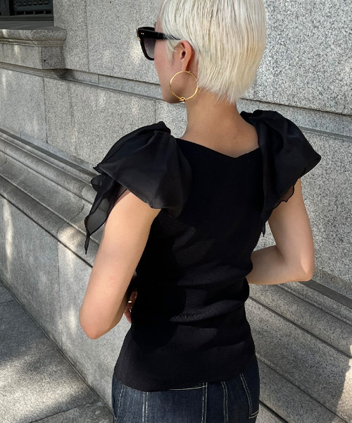 JENNE(ジェンヌ)の「リボン付き 2wayノースリーブニット(ニット/セーター・レディース・ブラック/ホワイト・SMALL/LARGE/MEDIUM)」の5枚目の写真