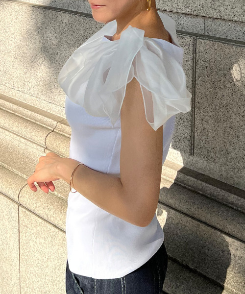 JENNE(ジェンヌ)の「リボン付き 2wayノースリーブニット(ニット/セーター・レディース・ブラック/ホワイト・SMALL/LARGE/MEDIUM)」の19枚目の写真
