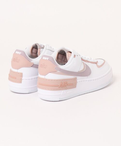 AZUL by moussy（アズールバイマウジー）の「NIKE AIR FORCE ONE SHADOW/ナイキ　エアーホースワン　シャドー（スニーカー・レディース・ホワイト・23.5cm/24cm/24.5cm）」の3枚目の写真