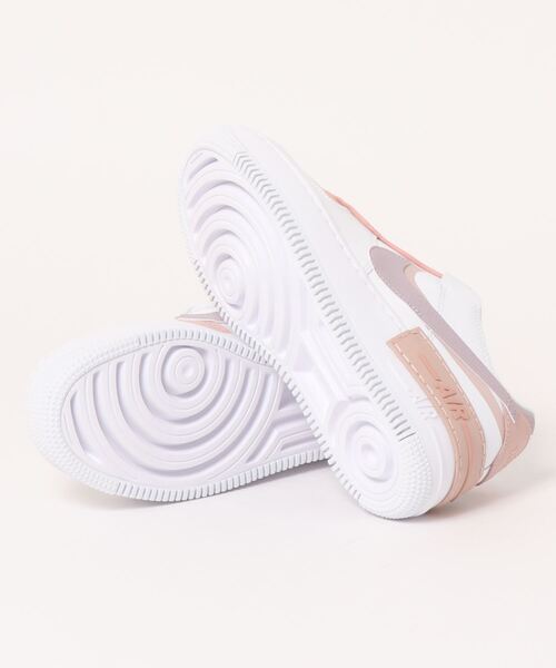 AZUL by moussy（アズールバイマウジー）の「NIKE AIR FORCE ONE SHADOW/ナイキ　エアーホースワン　シャドー（スニーカー・レディース・ホワイト・23.5cm/24cm/24.5cm）」の2枚目の写真