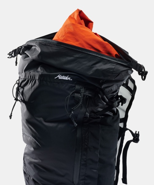 Matador（マタドール）の「Matador/マタドール Freerain22 Waterproof Packable Backpack/フリーレイン22（バックパック/リュック・メンズ・ブラック・FREE）」の6枚目の写真