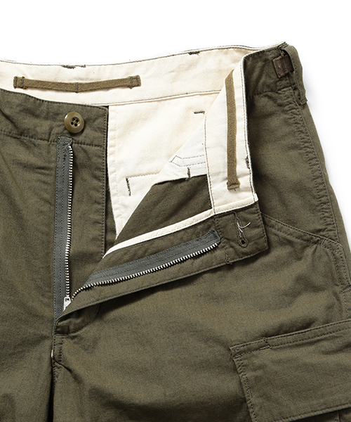 BEAMS PLUS(ビームスプラス)の「BEAMS PLUS / リップストップ ミリタリー6P パンツ(カーゴパンツ・メンズ・オリーブ・SMALL/MEDIUM/LARGE/X-LARGE)」の10枚目の写真