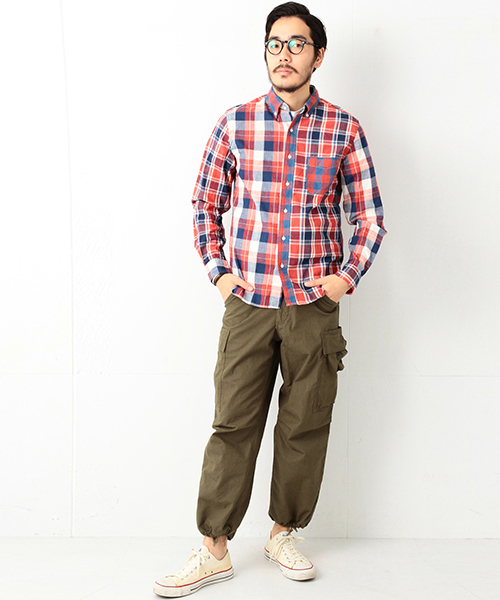 BEAMS PLUS(ビームスプラス)の「BEAMS PLUS / リップストップ ミリタリー6P パンツ(カーゴパンツ・メンズ・オリーブ・SMALL/MEDIUM/LARGE/X-LARGE)」の4枚目の写真