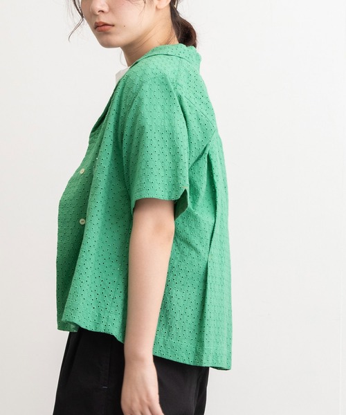 POU DOU DOU(プードゥドゥ)の「エンブロイダリー開襟シャツ(シャツ/ブラウス・レディース・ブラック/オフホワイト/グリーン・3)」の8枚目の写真