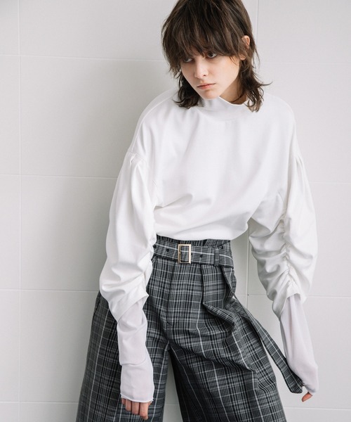 AULA AILA(アウラアイラ)の「ギャザースリーブプルオーバー(スウェット・レディース・ホワイト/ブラック/オレンジ・0)」の2枚目の写真