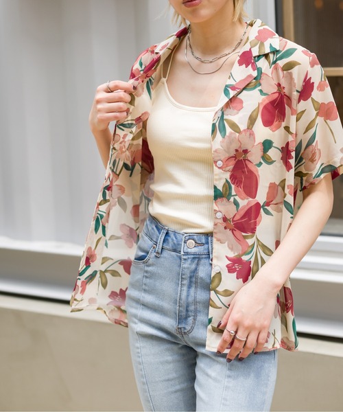 SpRay（スプレイ）の「花柄オープンカラーシャツ（シャツ/ブラウス・レディース・ブラック/オフホワイト/ブルー・FREE）」の6枚目の写真