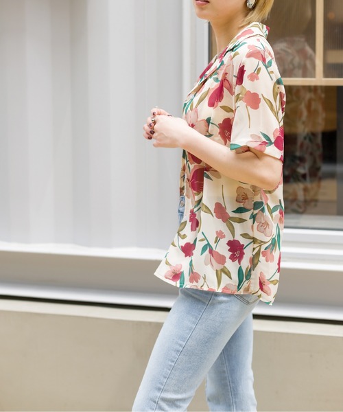 SpRay（スプレイ）の「花柄オープンカラーシャツ（シャツ/ブラウス・レディース・ブラック/オフホワイト/ブルー・FREE）」の7枚目の写真