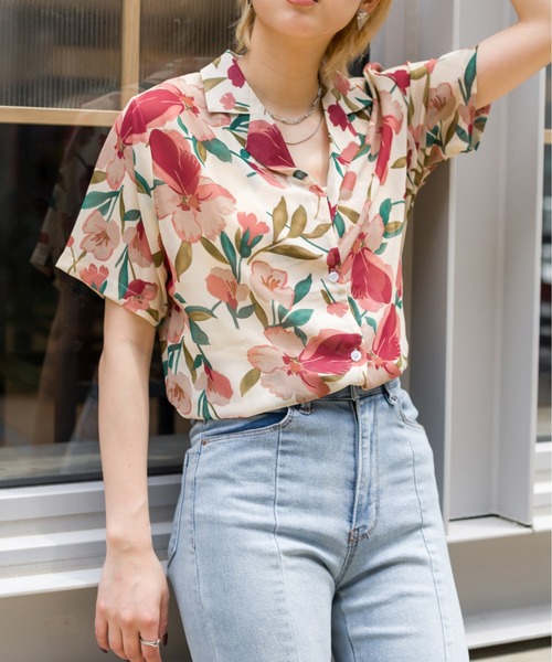 SpRay（スプレイ）の「花柄オープンカラーシャツ（シャツ/ブラウス・レディース・ブラック/オフホワイト/ブルー・FREE）」の8枚目の写真