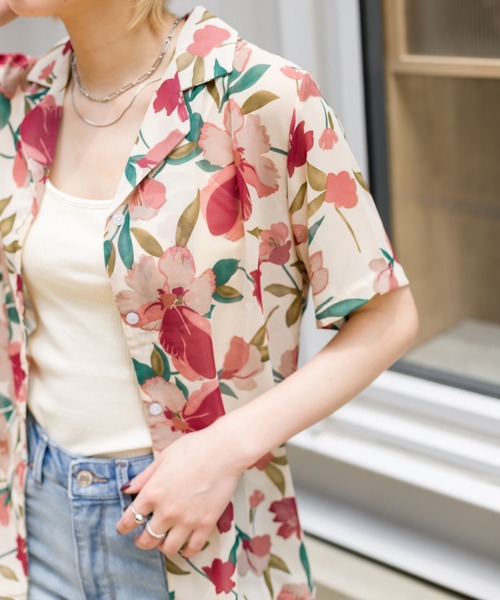 SpRay（スプレイ）の「花柄オープンカラーシャツ（シャツ/ブラウス・レディース・ブラック/オフホワイト/ブルー・FREE）」の9枚目の写真