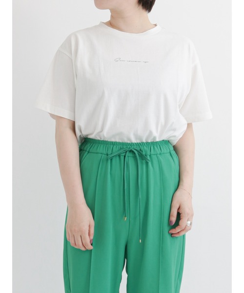 Te chichi TERRASSE（テチチテラス）の「ドローイングフラワーTシャツ（Tシャツ/カットソー・レディース・オフホワイト/ブルー/チャコール・ﾌﾘ-）」の2枚目の写真