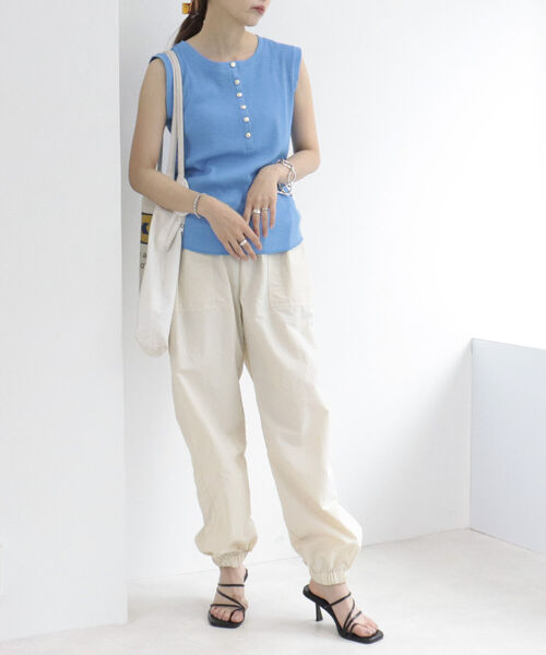 fredy emue（フレディエミュ）の「リブヘンリーネック フレンチプルオーバーカットソー（Tシャツ/カットソー・レディース・オフホワイト/ブルー/チャコールグレー・38）」の9枚目の写真