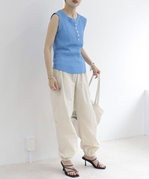 fredy emue（フレディエミュ）の「リブヘンリーネック フレンチプルオーバーカットソー（Tシャツ/カットソー・レディース・オフホワイト/ブルー/チャコールグレー・38）」の11枚目の写真