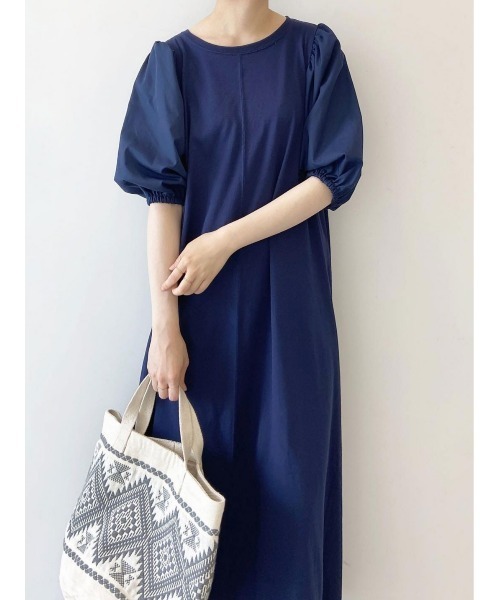 Samansa Mos2 blue（サマンサモスモスブルー）の「ボリューム袖切替カットワンピース（ワンピース・レディース・ブラック/ネイビー/グリーン・ﾌﾘ-）」の5枚目の写真