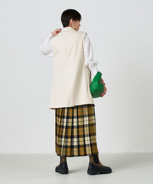 NOLLEY’S Sophi(ノーリーズソフィ)の「トリプルクロスメタル釦ジレ(ベスト・レディース・アイボリー/ブラック・38)」の16枚目の写真