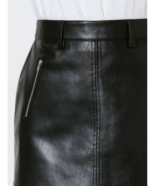GYDA（ジェイダ）の「フェイクレザーZIPスカートライクショーパン（スカート・レディース・アイボリー/ブラック・X-SMALL/SMALL/MEDIUM）」の4枚目の写真