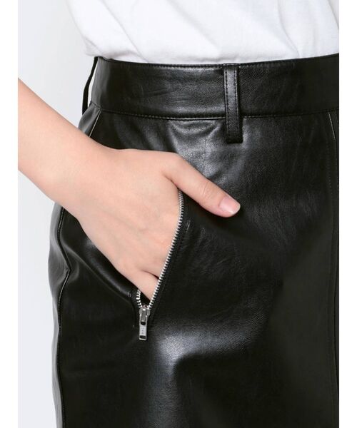 GYDA（ジェイダ）の「フェイクレザーZIPスカートライクショーパン（スカート・レディース・アイボリー/ブラック・X-SMALL/SMALL/MEDIUM）」の6枚目の写真