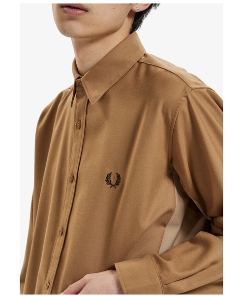 FRED PERRY（フレッドペリー）の「Mix Panneled Shirt（シャツ/ブラウス・メンズ・ブラック/ベージュ・S/L/M）」の13枚目の写真
