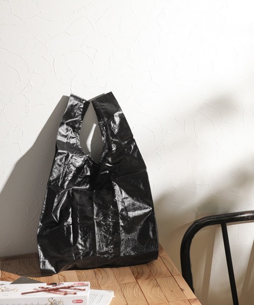 BAYFLOW（ベイフロー）の「【BAGGU(バグゥ)】メタリック BABY 22（エコバッグ/サブバッグ・レディース・シルバーグレー/ベビーピンク/イエロー/ブラック・0）」の2枚目の写真