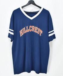 VINTAGE（ヴィンテージ）の「【ヴィンテージ古着】HILLCREST プリント Vネック Tシャツ（Tシャツ/カットソー・メンズ）」