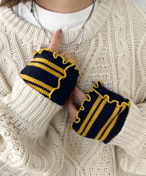 kutir（クティール）の「【新色追加】リメイクライクアームウォーマー（アームカバー・レディース・ブラック/ネイビー/ブラウン/オフホワイト・FREE）」の4枚目の写真