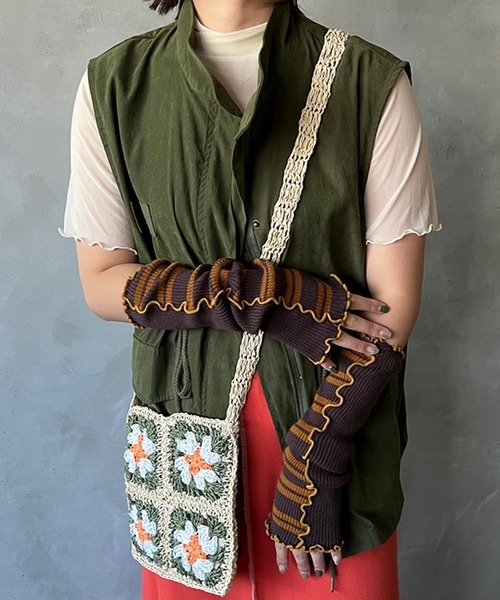 kutir（クティール）の「【新色追加】リメイクライクアームウォーマー（アームカバー・レディース・ブラック/ネイビー/ブラウン/オフホワイト・FREE）」の21枚目の写真