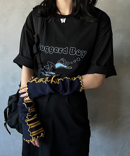 kutir（クティール）の「【新色追加】リメイクライクアームウォーマー（アームカバー・レディース・ブラック/ネイビー/ブラウン/オフホワイト・FREE）」の16枚目の写真