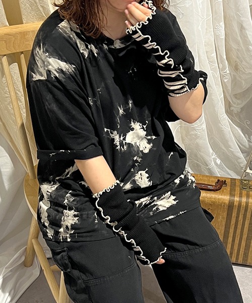 kutir（クティール）の「【新色追加】リメイクライクアームウォーマー（アームカバー・レディース・ブラック/ネイビー/ブラウン/オフホワイト・FREE）」の8枚目の写真