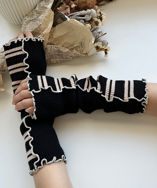 kutir（クティール）の「【新色追加】リメイクライクアームウォーマー（アームカバー・レディース・ブラック/ネイビー/ブラウン/オフホワイト・FREE）」の5枚目の写真