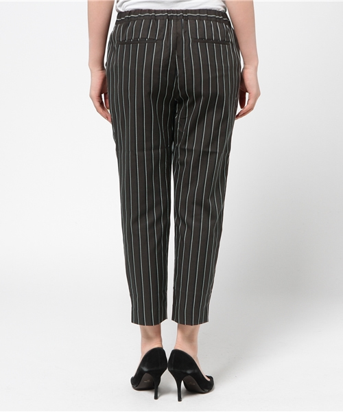 DISCOAT(ディスコート)の「【Discoat】レジメストライプテーパードパンツ(その他パンツ・レディース・アイボリー/チャコールグレー・MEDIUM/LARGE)」の5枚目の写真