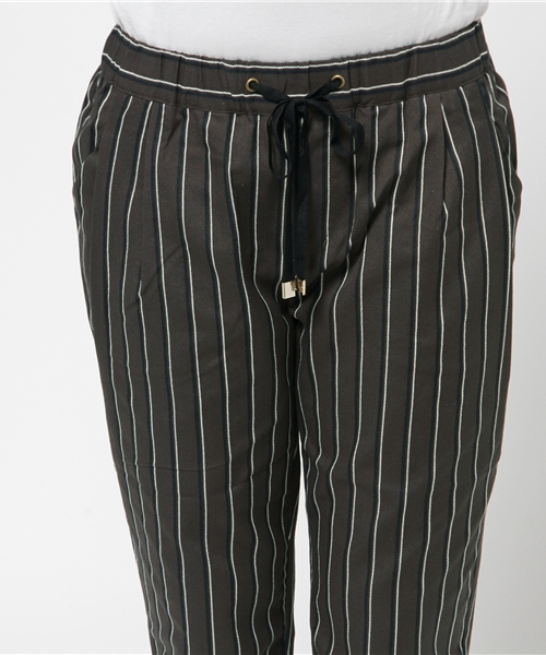 DISCOAT(ディスコート)の「【Discoat】レジメストライプテーパードパンツ(その他パンツ・レディース・アイボリー/チャコールグレー・MEDIUM/LARGE)」の6枚目の写真