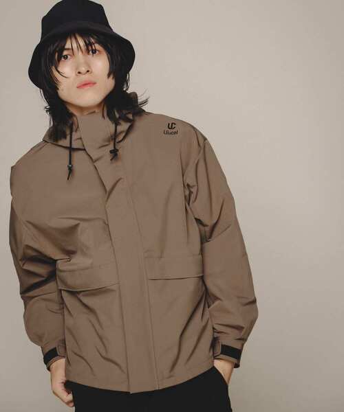 Uiscel(ユイセル)の「Uiscel 撥水ボリュームマウンテンパーカー(マウンテンパーカー・メンズ・ブラック/モカ・MEDIUM/LARGE)」の18枚目の写真