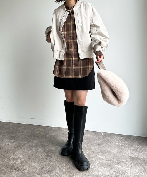 DouDou(ドゥドゥ)の「【WEB限定】ボリュームスリーブMA-1(MA-1・レディース・ライトベージュ/カーキ・FREE)」の7枚目の写真