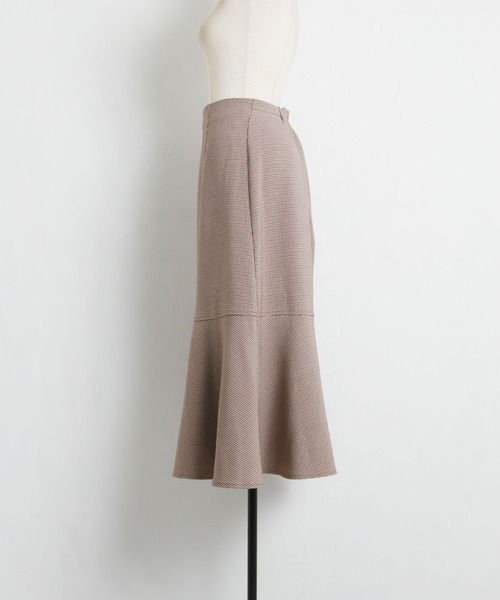 tocco closet(トッコ クローゼット)の「千鳥チェック柄マーメイドフレアスカート(スカート・レディース・ブラウン/ピンク・M)」の16枚目の写真