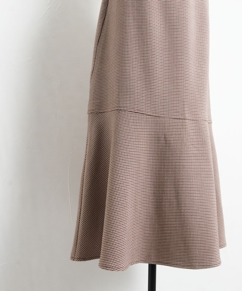 tocco closet(トッコ クローゼット)の「千鳥チェック柄マーメイドフレアスカート(スカート・レディース・ブラウン/ピンク・M)」の22枚目の写真