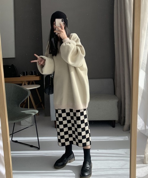 Vipoa（ヴィポア）の「チェッカー柄ジャガードニットスカート（スカート・レディース・アイボリー/グレー/ブラウン/ベージュ系その他・FREE）」の5枚目の写真