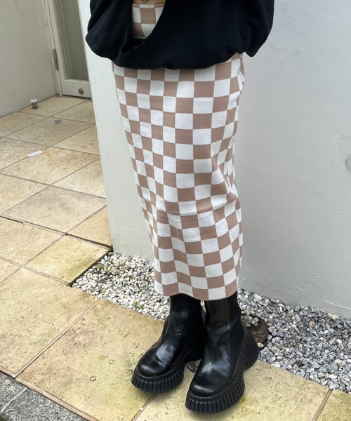 Vipoa（ヴィポア）の「チェッカー柄ジャガードニットスカート（スカート・レディース・アイボリー/グレー/ブラウン/ベージュ系その他・FREE）」の22枚目の写真