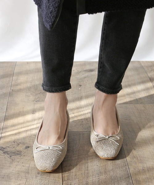 Fin(フィン)の「グリッターレースバレエシューズ【低反発スポンジ入り】(バレエシューズ・レディース・ブラック/ベージュ・22.5cm/23cm/23.5cm/24cm/24.5cm)」の12枚目の写真