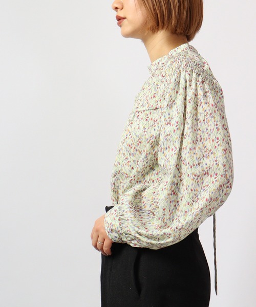 Anna Nicola(アンナニコラ)の「Anna Nicola バックシャン ギャザーブラウス 長袖(シャツ/ブラウス・レディース・ライトグリーン/ブラック/オフホワイト・38)」の13枚目の写真