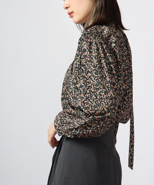 Anna Nicola(アンナニコラ)の「Anna Nicola バックシャン ギャザーブラウス 長袖(シャツ/ブラウス・レディース・ライトグリーン/ブラック/オフホワイト・38)」の19枚目の写真