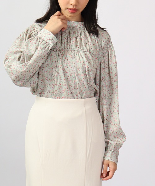 Anna Nicola(アンナニコラ)の「Anna Nicola バックシャン ギャザーブラウス 長袖(シャツ/ブラウス・レディース・ライトグリーン/ブラック/オフホワイト・38)」の8枚目の写真