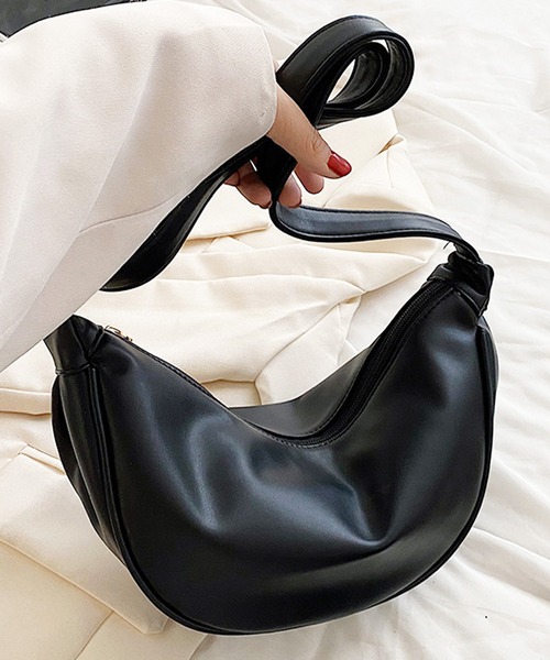 Amulet(アミュレット)の「2WAYハーフムーンバッグ(ショルダーバッグ・レディース・ブラック/イエロー/ホワイト/ライトグリーン/ブラウン・FREE)」の22枚目の写真